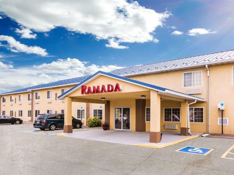 Ramada By Wyndham Sioux Falls Exterior foto