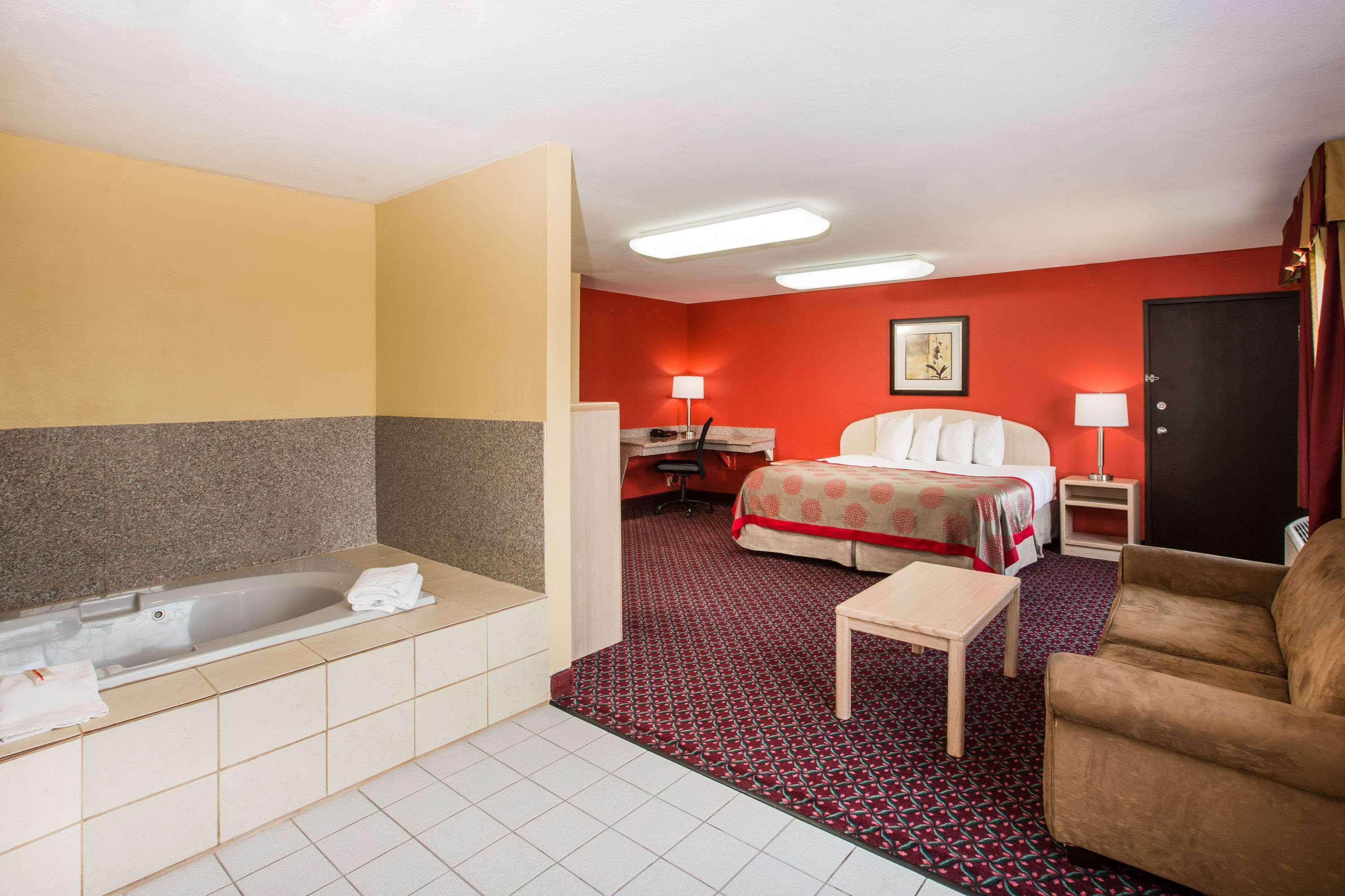 Ramada By Wyndham Sioux Falls Exterior foto